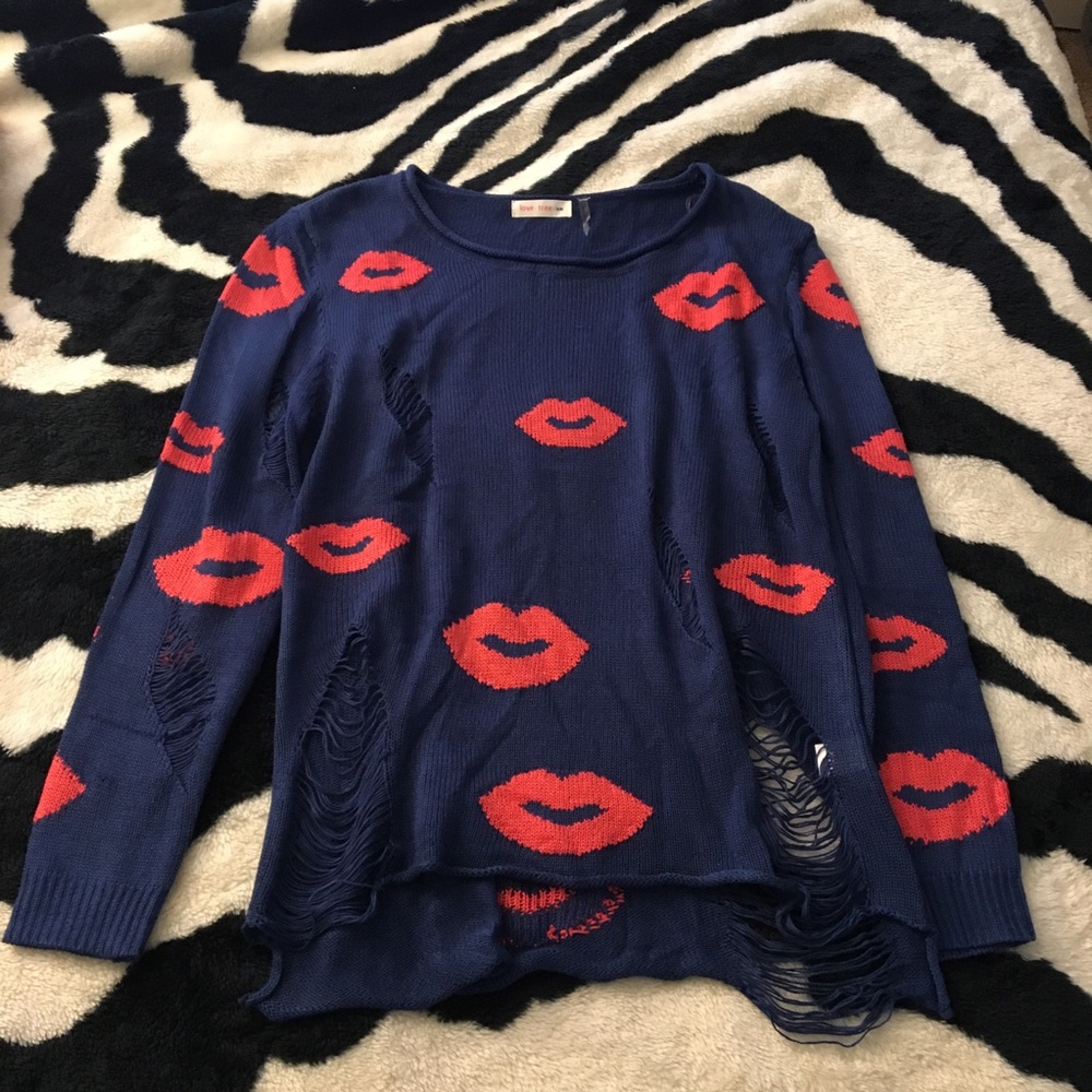 Nordstrom Love Tree lip sweater size S / M